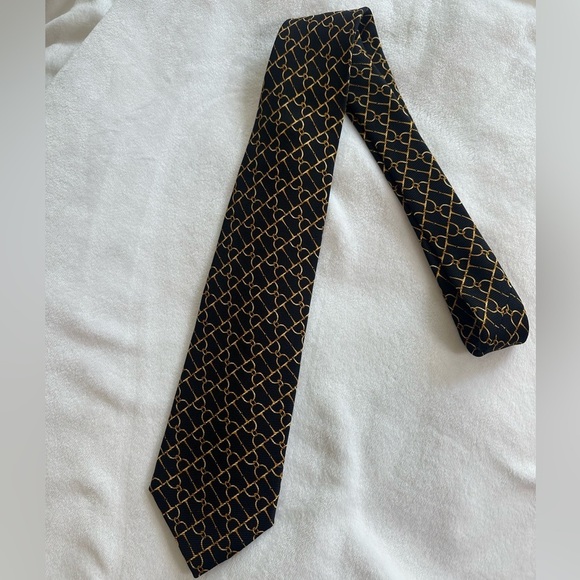 Brooks Brothers Men Black Gold Chain Print 100% Silk Necktie Handmade In USA - Picture 2 of 5